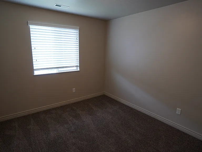1923 N 300 W — Photo 18