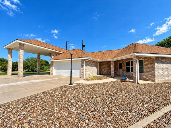 7454 Floyd Dr, Mission, TX 78572