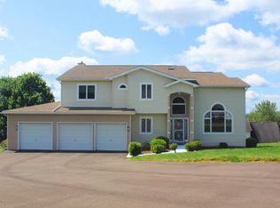 2745 Grandview Pl, Endicott, NY 13760