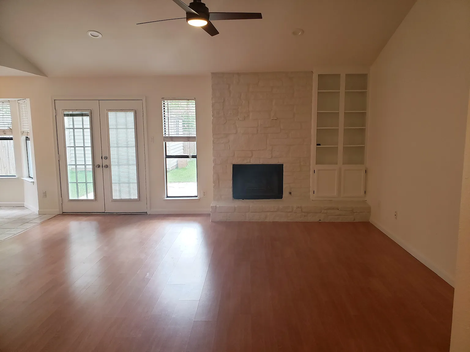 404 Oakridge Pass - 1 — Photo 2