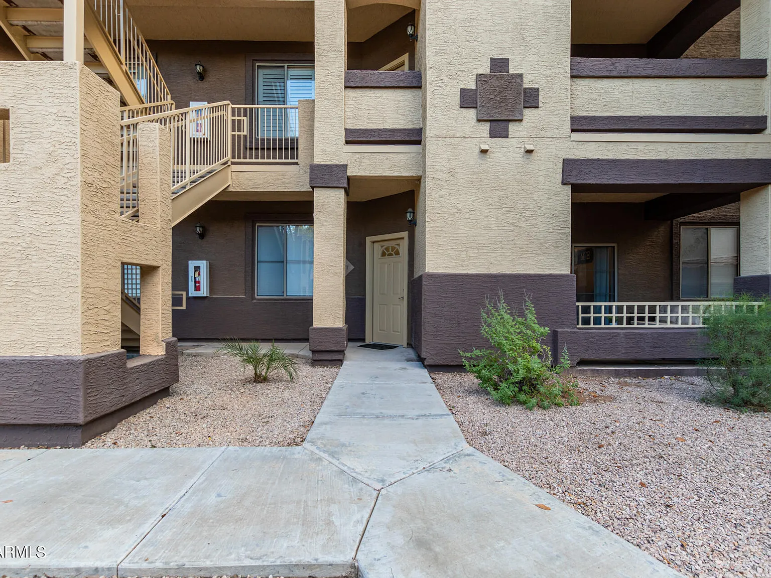3 bed, 2.0 bath, 1268 sqft, $2,500 — Photo 3
