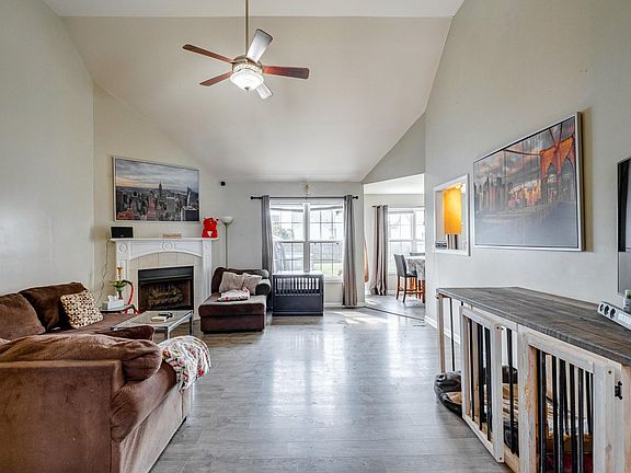 4th image of 3768 Naples Ct N