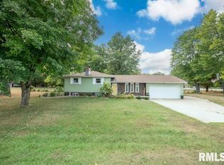 13949 Winfield Dr, Manito, IL 61546