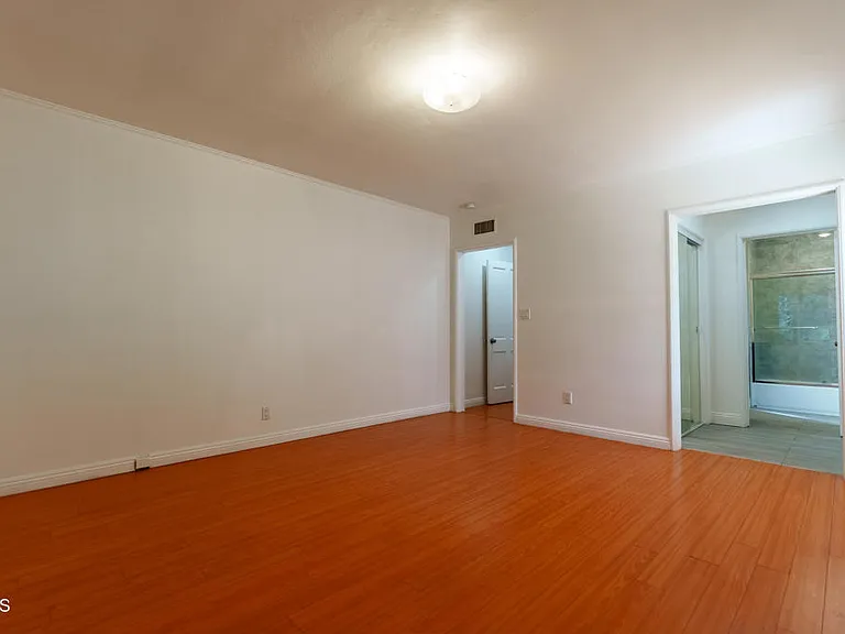 2395 Roanoke Rd — Photo 16