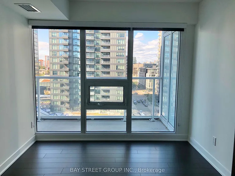 17 Bathurst St #1109 — Photo 4