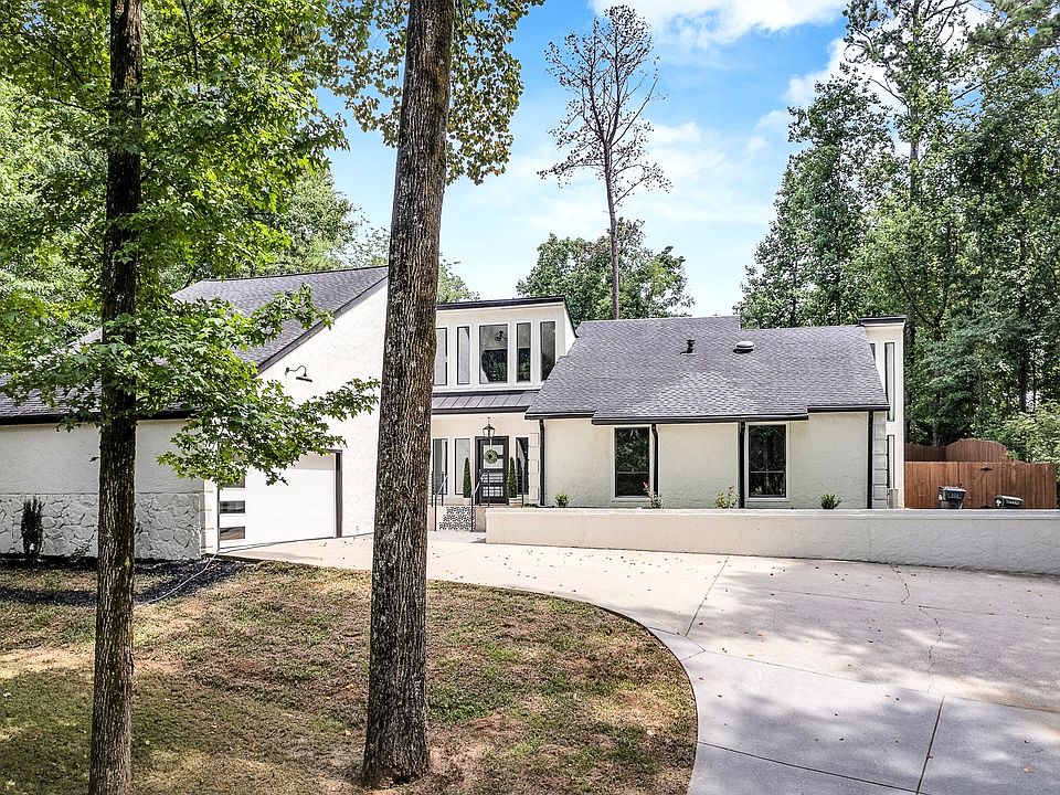 1st image of 2630 Shadow Woods Cir NE