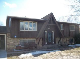 1000 Cobb Rd, Shoreview, MN 55126