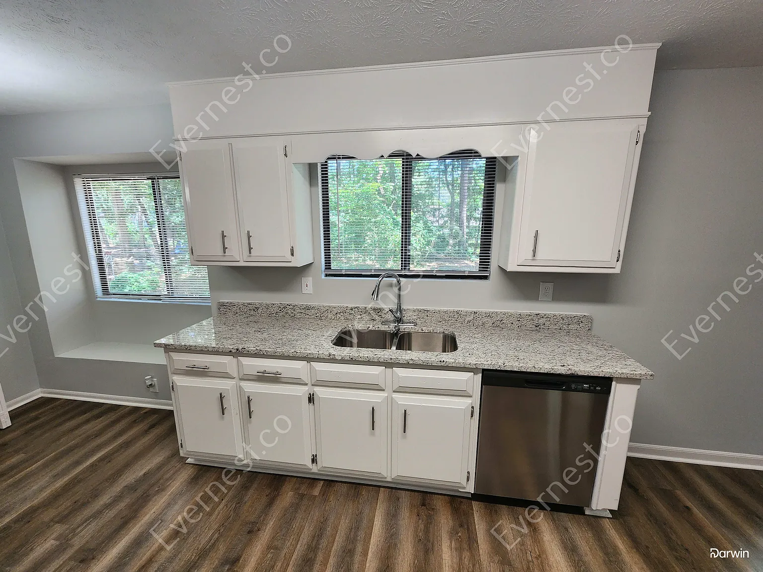 3 bed, 2.0 bath, 1346 sqft, $1,775 — Photo 3