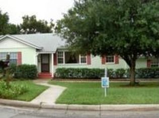560 S Exeter St, Eustis, FL 32726