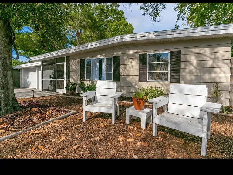 1221 Lynn Ave — Photo 15