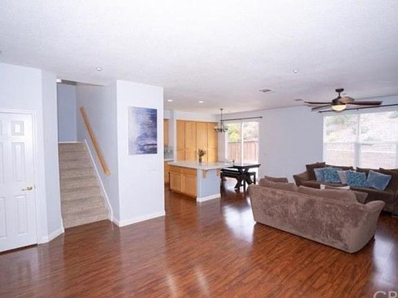 4th image of 822 Silver Dr