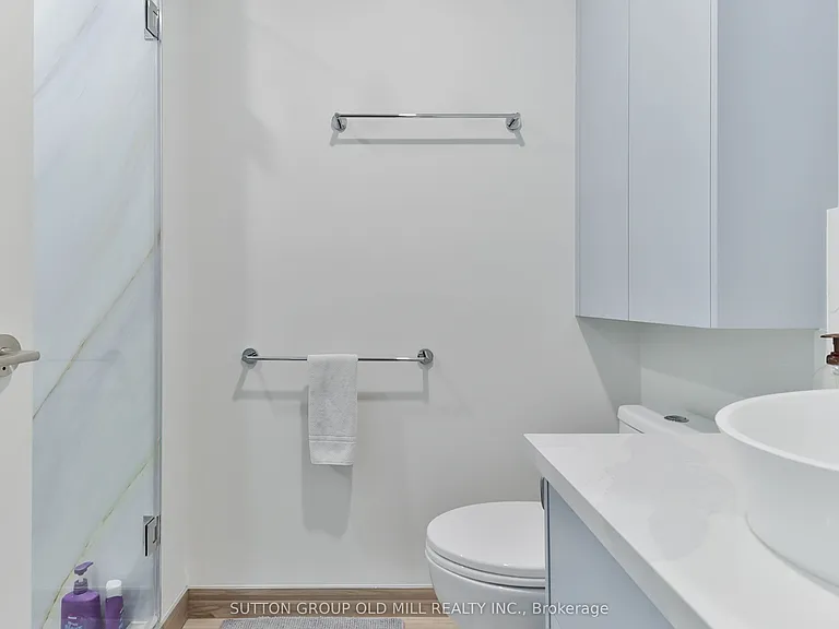 105 The Queensway #2110 — Photo 25