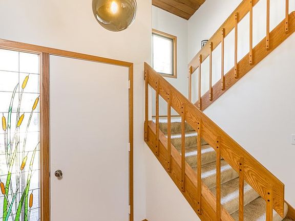 4th image of 13 Arbor Ln