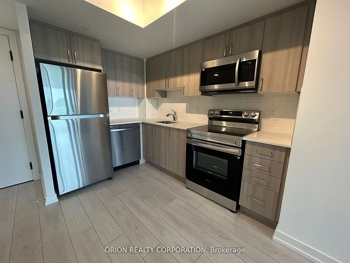 Building Photo - 556 Marlee Ave #527