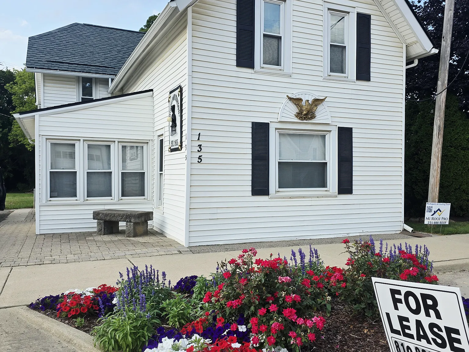 135 E Livingston Rd — Photo 2