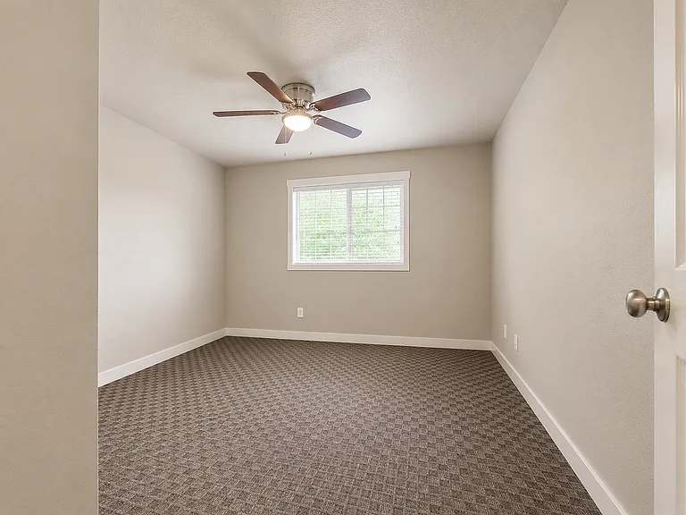 7214 Hayworth Ave NE — Photo 14