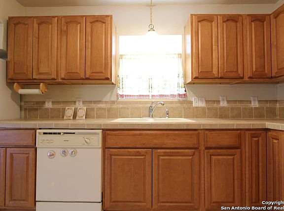 4th image of 102 Suddith Dr
