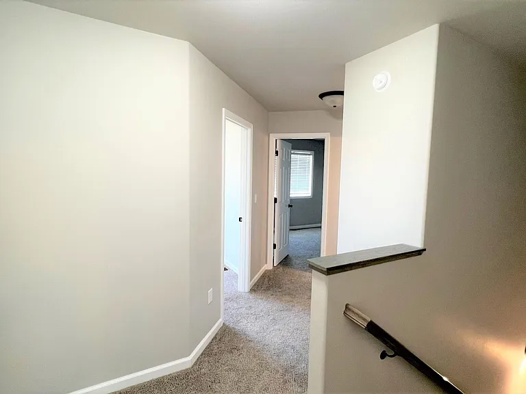 800 Cathy Dr W — Photo 13
