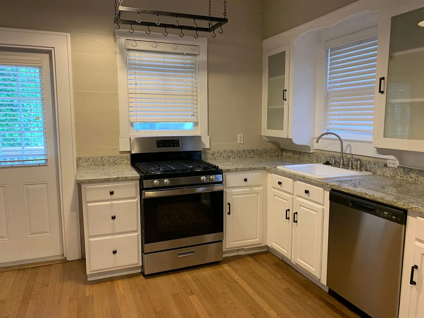 2/1 home in Travis Heights — Photo 3