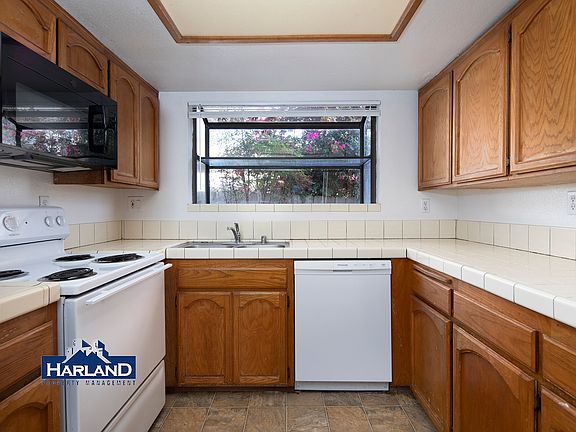 2nd image of 2027 Emerald St APT B