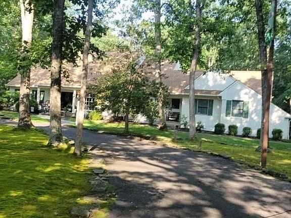 2nd image of 34 Wakefield Dr