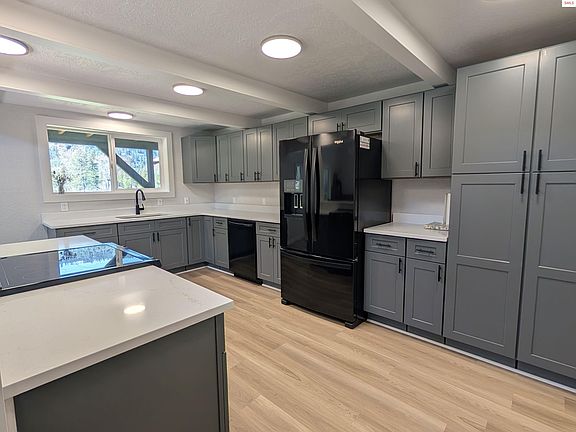4th image of 206 Waterfront Rd