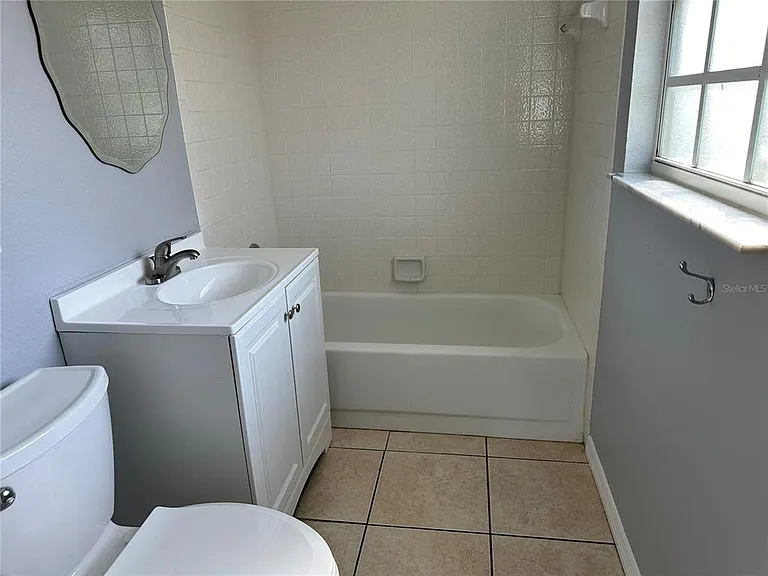 425 Ricold Ter — Photo 7