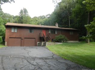 124 W Dayton Hill Rd, Wallingford, CT 06492