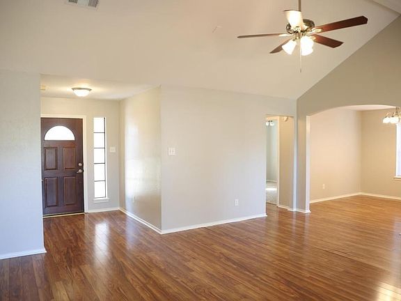 2nd image of 3419 Lakeland Gardens Dr