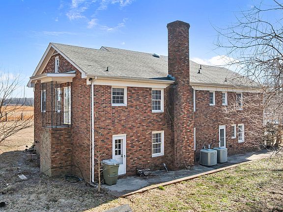 3rd image of 5930A Glory Rd