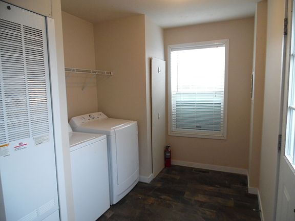 4th image of 28270 Spruce Dr #285