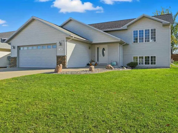 109 Emily Ln, Mankato, MN 56001