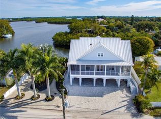 814 Bayview Dr, Ruskin, FL 33570