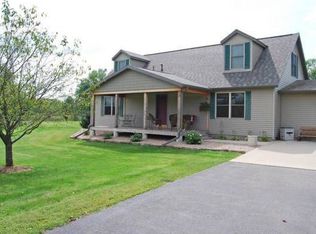 S3637 Schneider Rd, Reedsburg, WI 53959