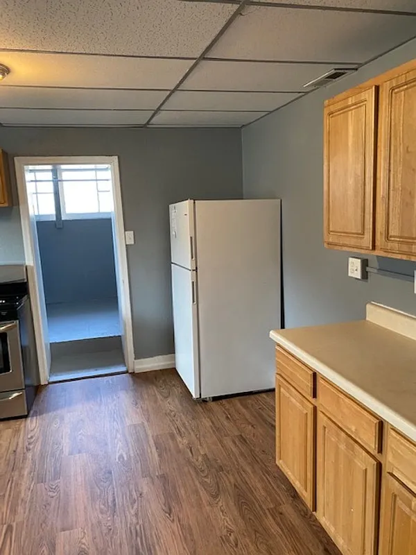 3 bed, 1.5 bath, 1200 sqft, $950 — Photo 4