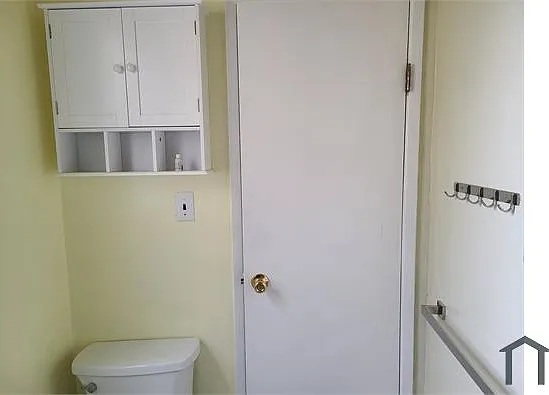 3 bed, 1100 sqft, $3,600 — Photo 2