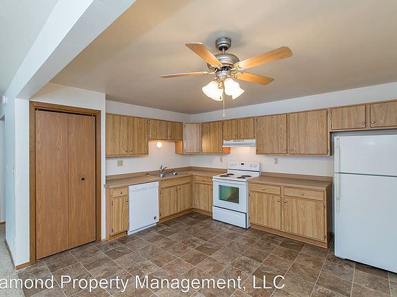 3rd image of 605 S 56th Ave APT 2