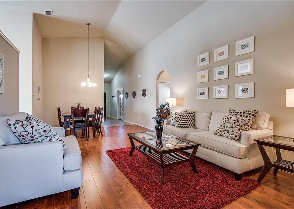 1st image of 2917 Saint Johns Dr