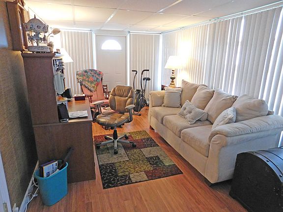 3rd image of 177 Custers Ct