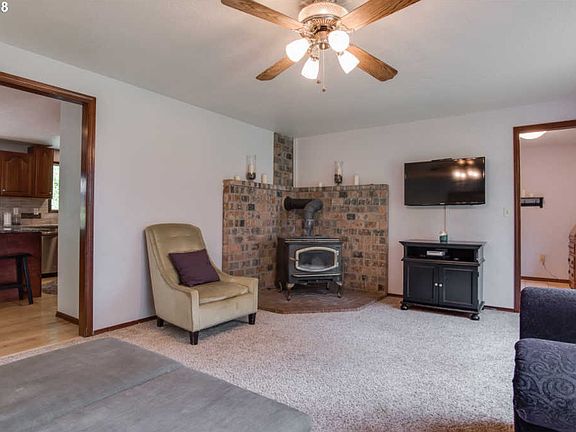 3rd image of 2407 NW Chapel Hill Dr