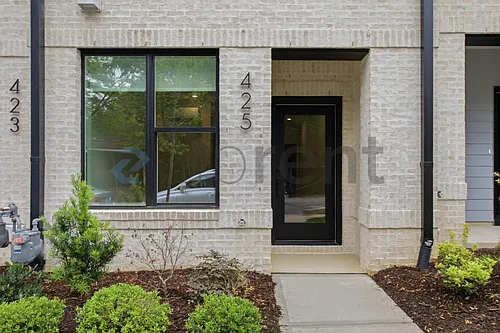 425 S Walker St Photo 1