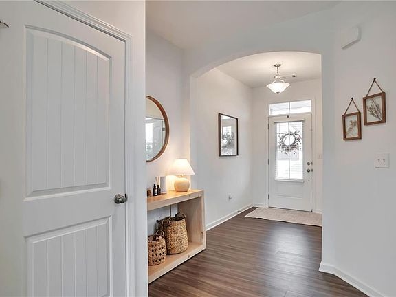 3rd image of 1106 Michigan Cir