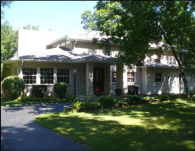 1st image of 1100 E Thornbury Ln