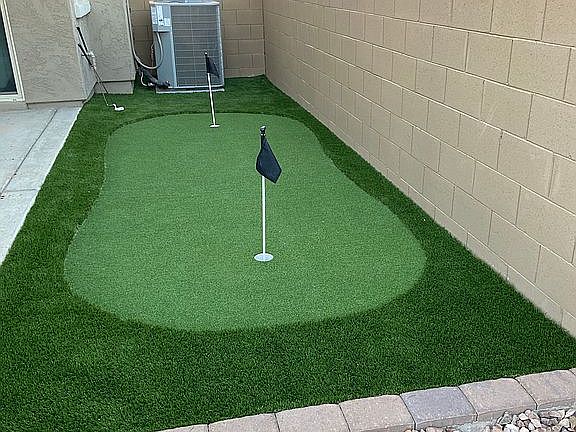 Mini putting green 