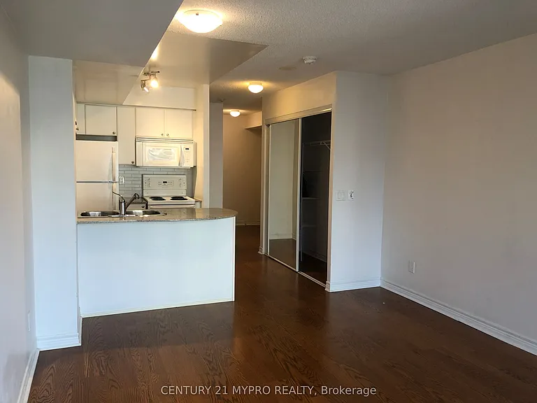 763 Bay St #1114 — Photo 4