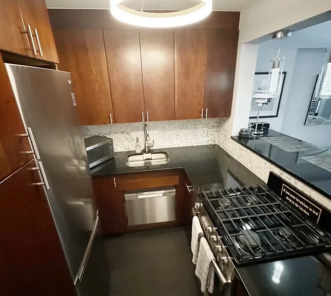 153 E 57th St #9J — Photo 3