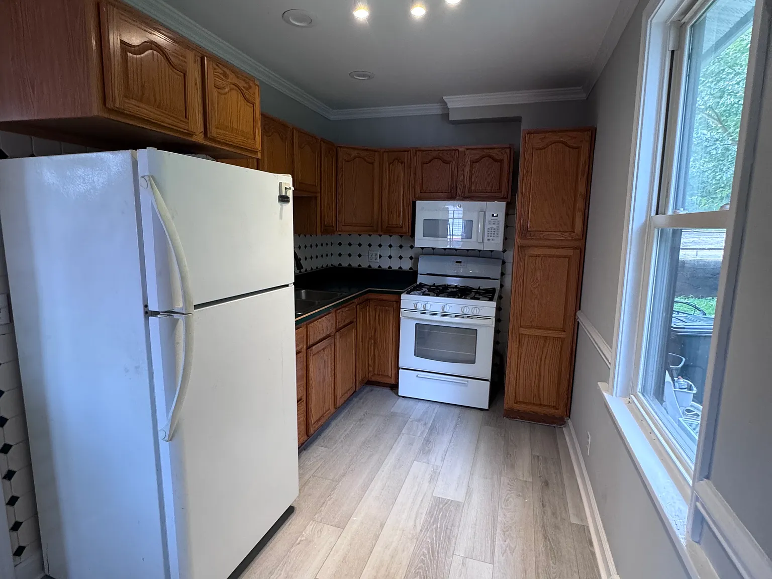 2 bed, 1500 sqft, $1,600 — Photo 4