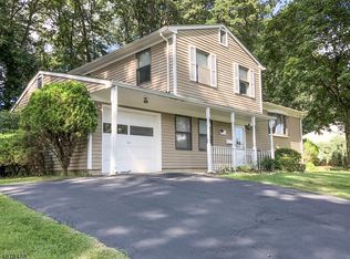 101 Sunrise Ter, Washington, NJ 07882