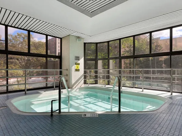 2000 Broadway image 15 of 20