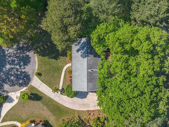 4th image of 4025 Little Branch Rd